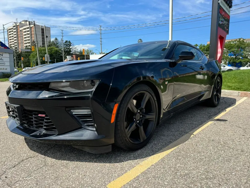 2018 Chevrolet Camaro 2SS AUTO/ LEATHER /CARPLAY/ LOW MILEAGE/SUNROOF