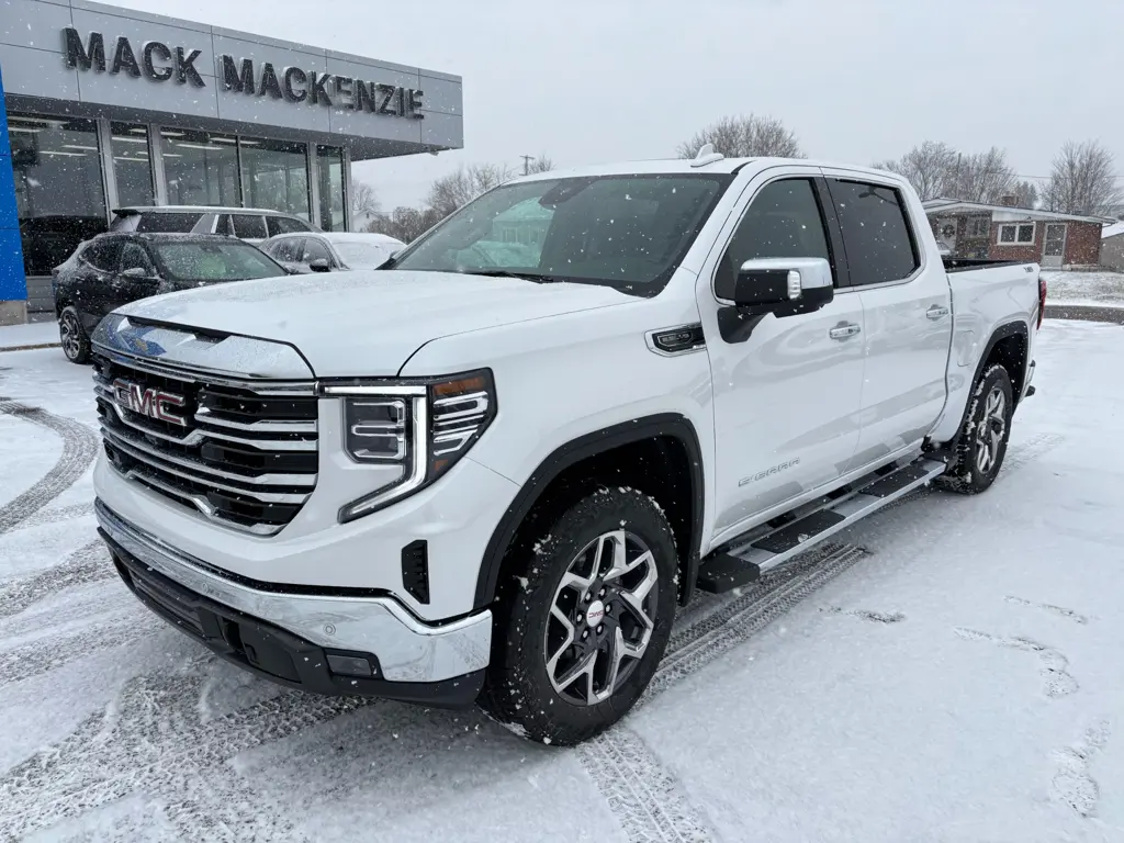 2025 GMC Sierra 1500 SLT