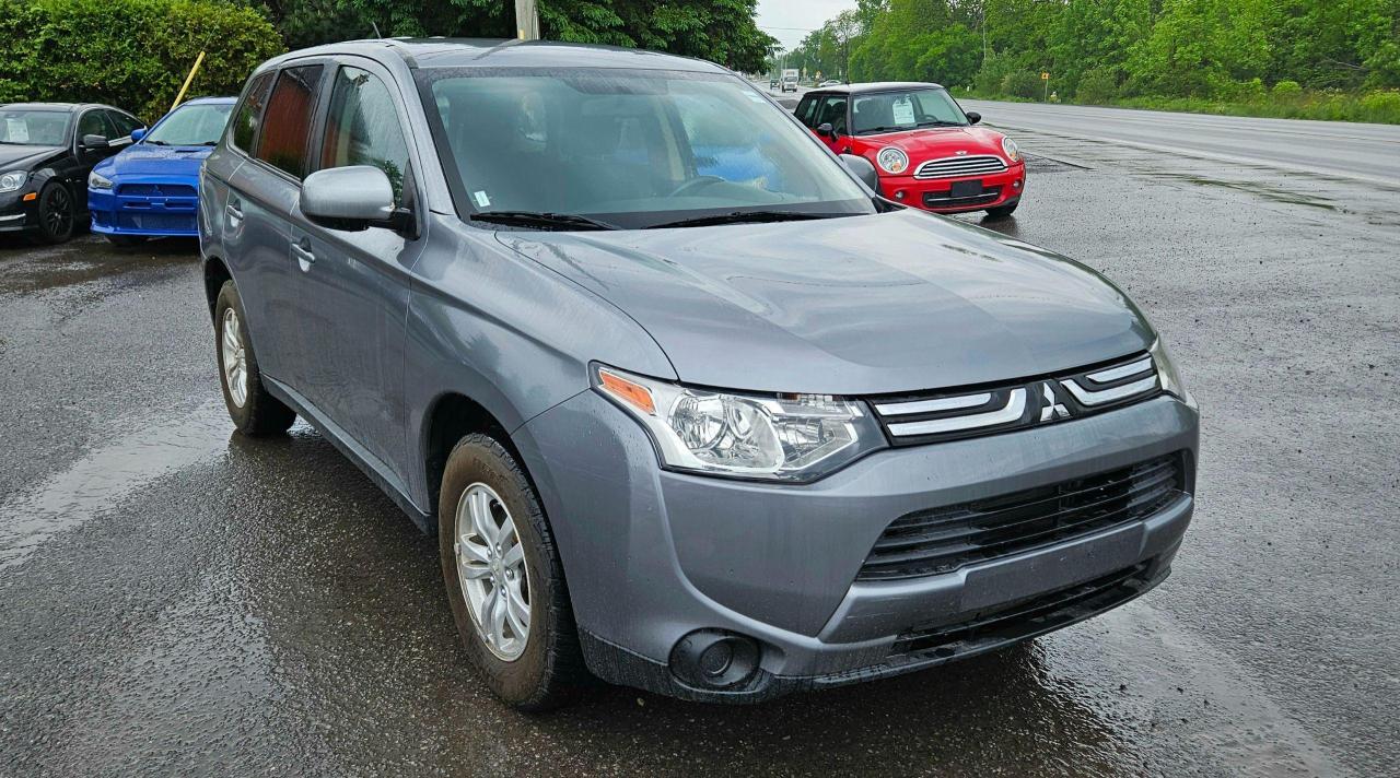 2014 Mitsubishi Outlander ES