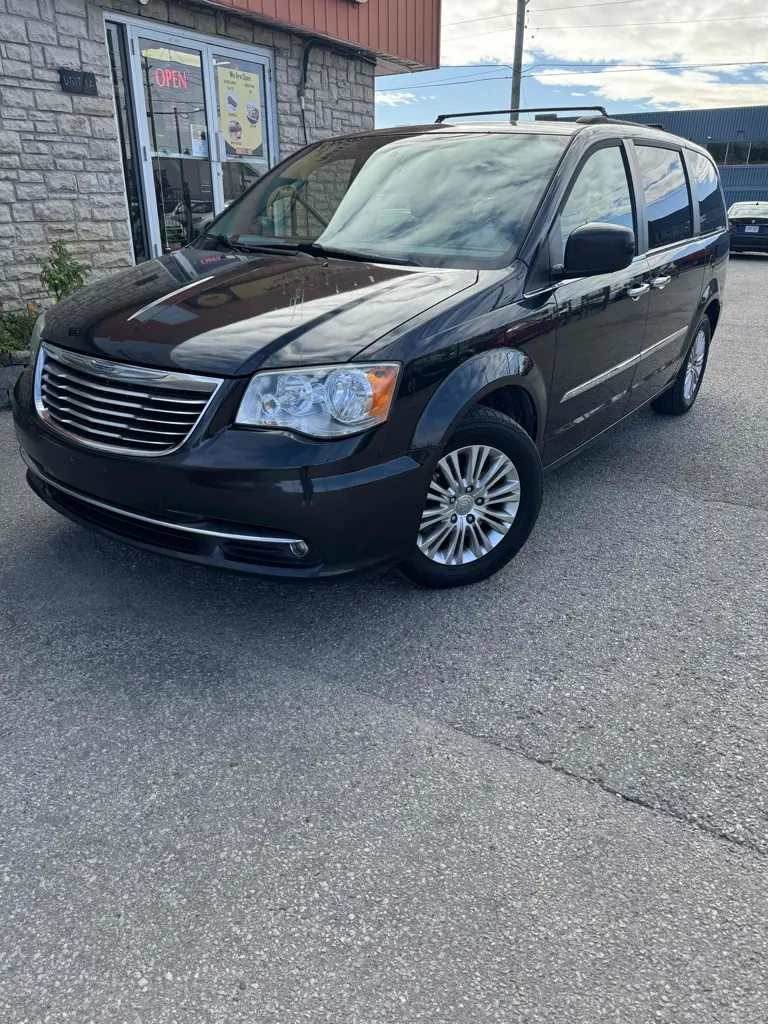 2015 Chrysler Town & Country Touring L