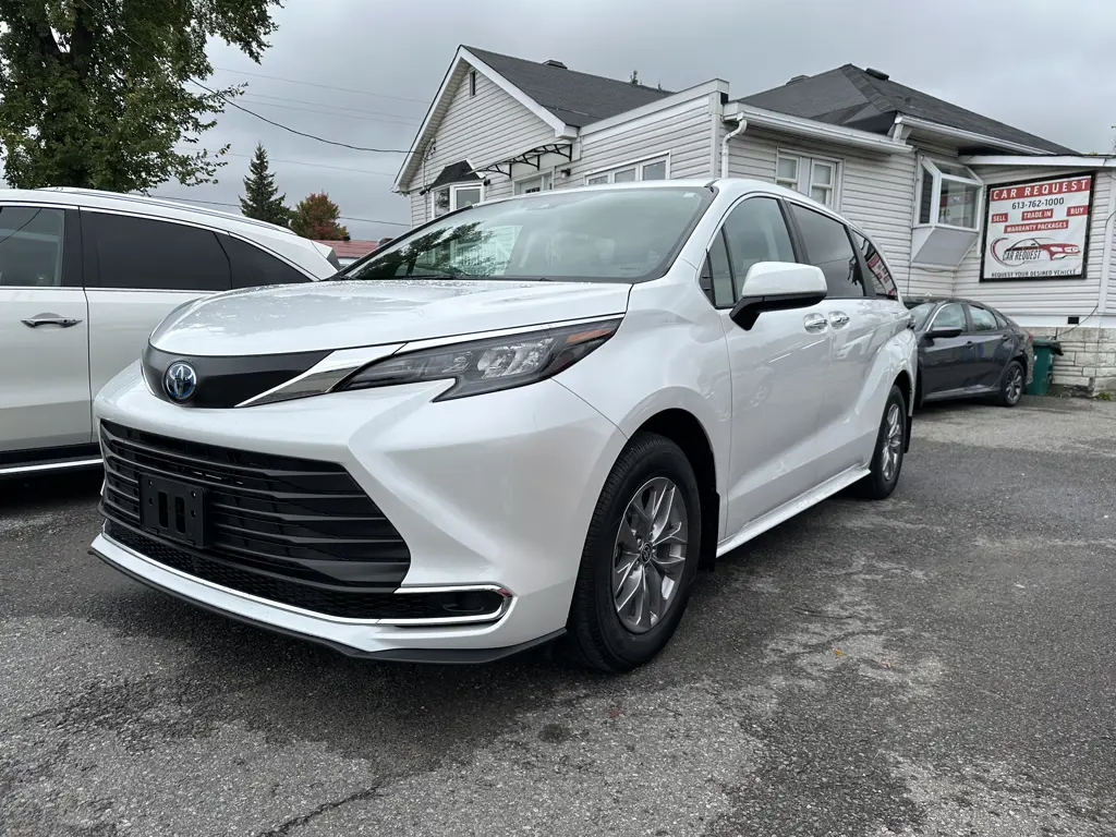 2024 Toyota Sienna XLE