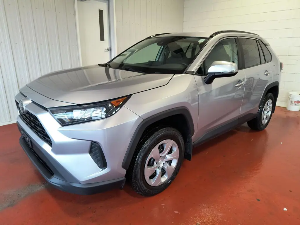 2021 Toyota RAV4 LE FWD