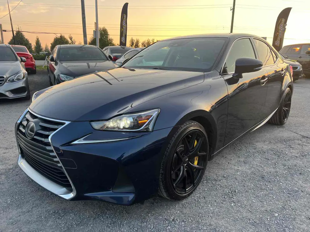 2017 Lexus IS 300 Luxury 