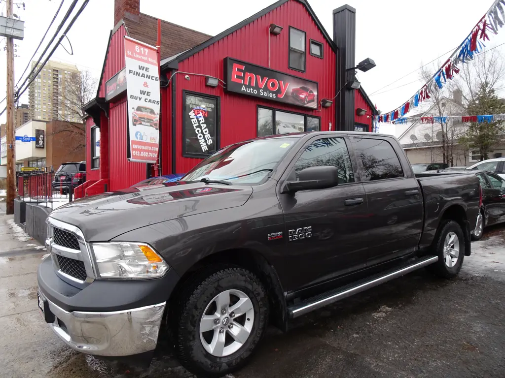 2017 RAM 1500 ST CREW 5.7 HEMI 4X4