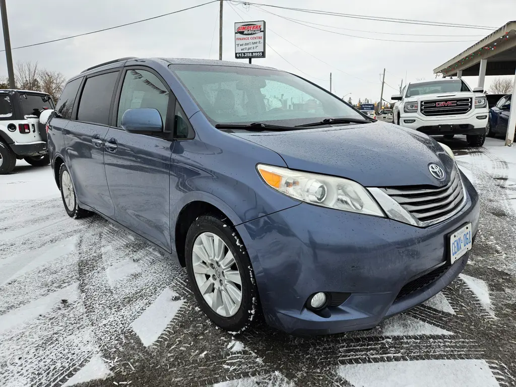 2015 Toyota Sienna XLE 7 Passenger