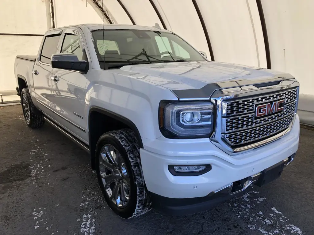 2017 GMC Sierra 1500 Crew 4x4 Denali,PWR SIDE STEPS,SUNROOF,HTED SEATS