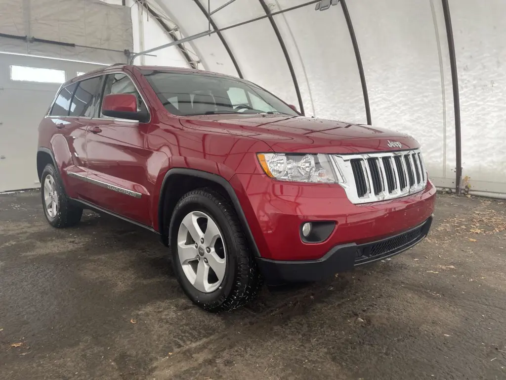 2011 Jeep Grand Cherokee Laredo,LEATHER,SUNROOF,ALPINE,NAV,TOW GRP,REV CAM