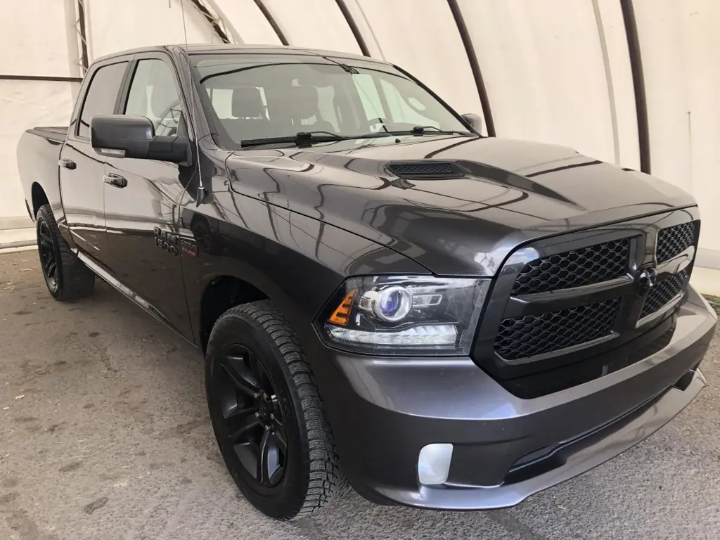 2018 RAM 1500 Sport Crew Cab,SUNROOF,HEATED/COOLED SEATS,REV CAM