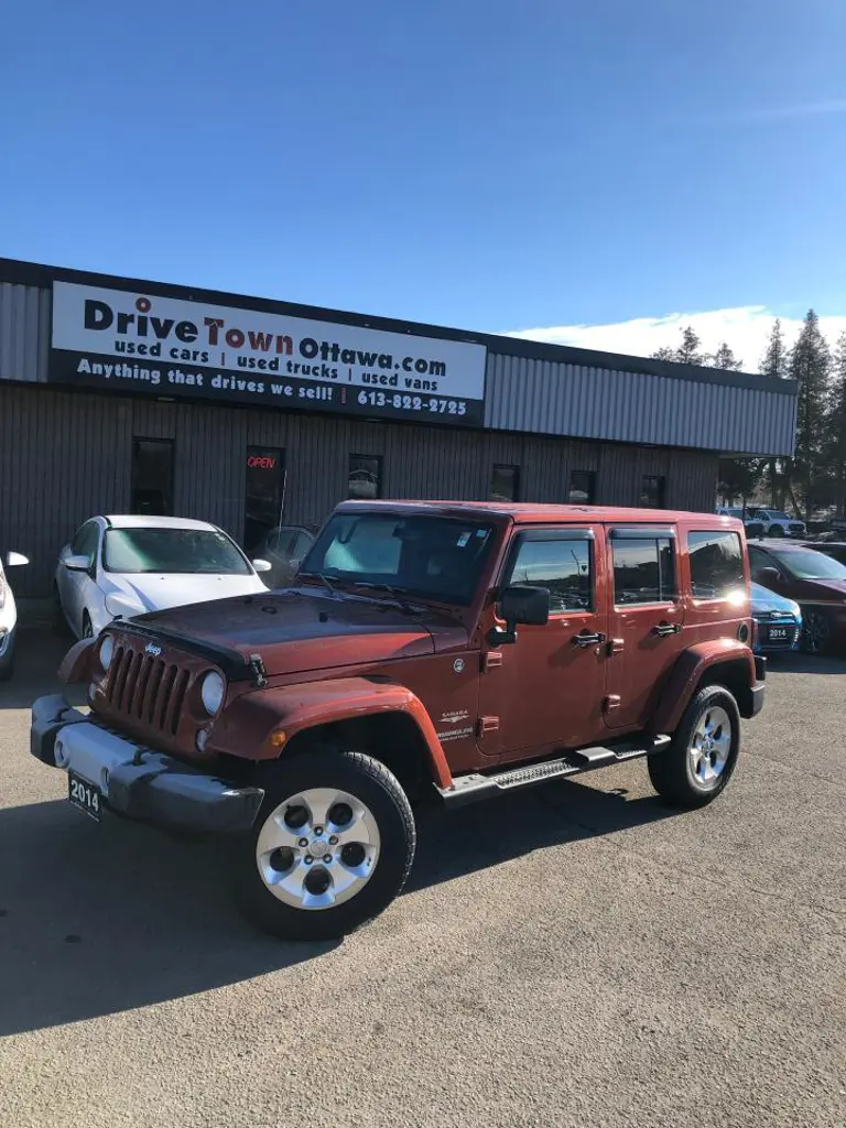 2014 Jeep Wrangler 4WD 4dr Sahara