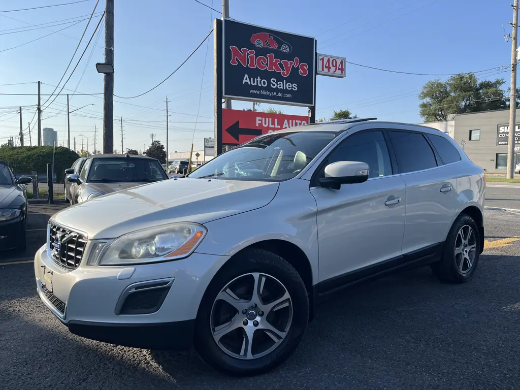 2012 Volvo XC60 T6 AWD - PANO ROOF - R.CAMERA & SENSORS!