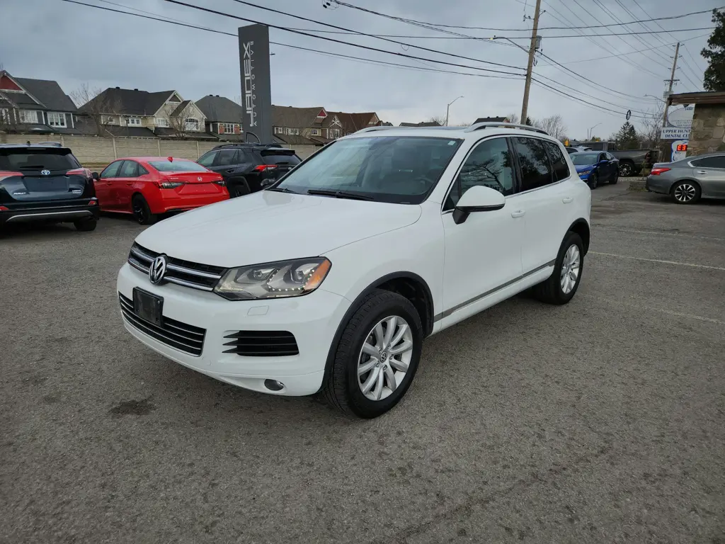 2014 Volkswagen Touareg TDI Sport GPS One Owner Dealer Maintained Low Kms