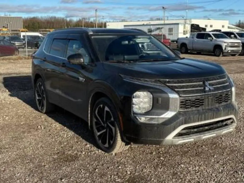 2024 Mitsubishi Outlander Plug-In Hybrid 